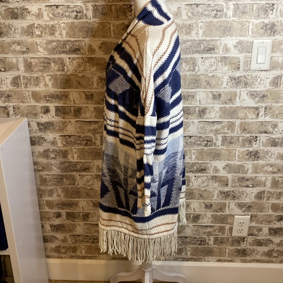 Nic + Zoe open front cardigan. Size L. Blue,white SW pattern. Fringe. 3/4 sleeve - Picture 7 of 13